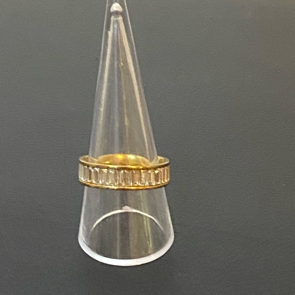 Elegant Stainless Steel Gold Sparkling Band Ring sz 9